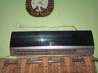 Gree G10 inverter 1 ton heat and cool,   03066951856