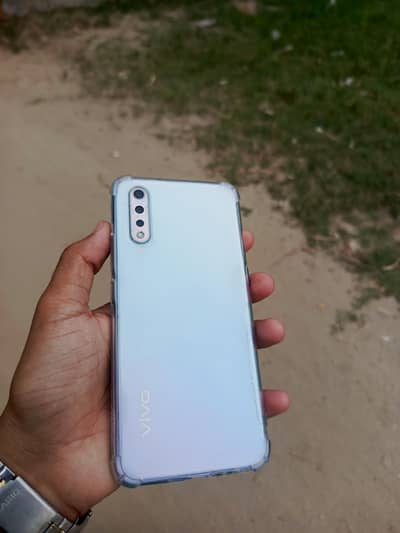 Vivo S1 4 128 with box sath charger ni hai only message Whatsapp no cl