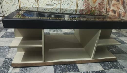 1 saal phle, bna h 10/10 condition