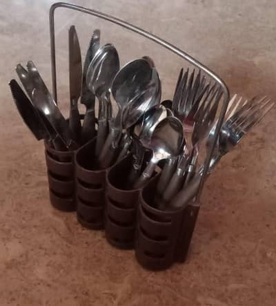 CUTLERY SET EXCELLENT CONDITION