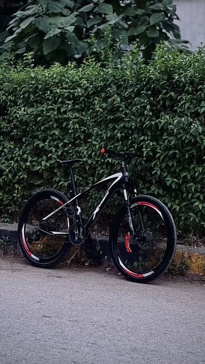 26” Mountain Bike 21 Speed(3x7) - Excellent Condition