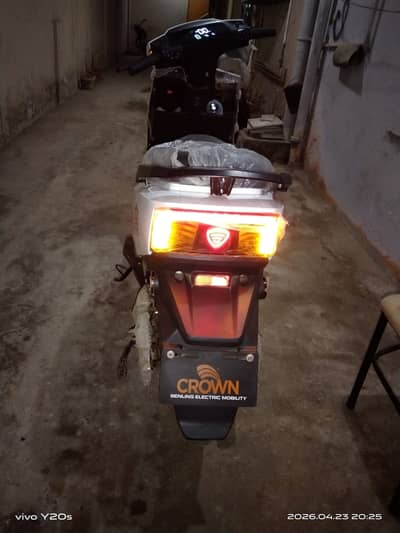 Crown Roshni Pro 10/10 condition urgent for sale Karachi