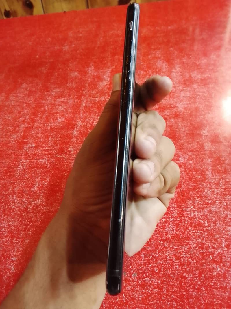 Apple iPhone 7 Plus 4