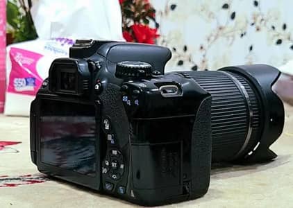 Canon 650d with tamron 18-200mm lens new condition