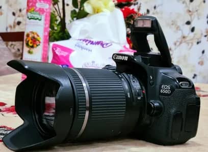 Canon 650d with tamron 18-200mm lens new condition