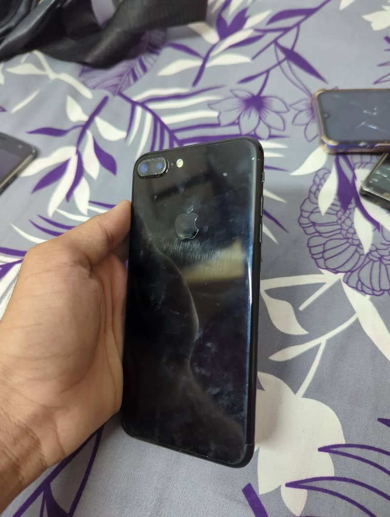 Apple iPhone 7 Plus 2