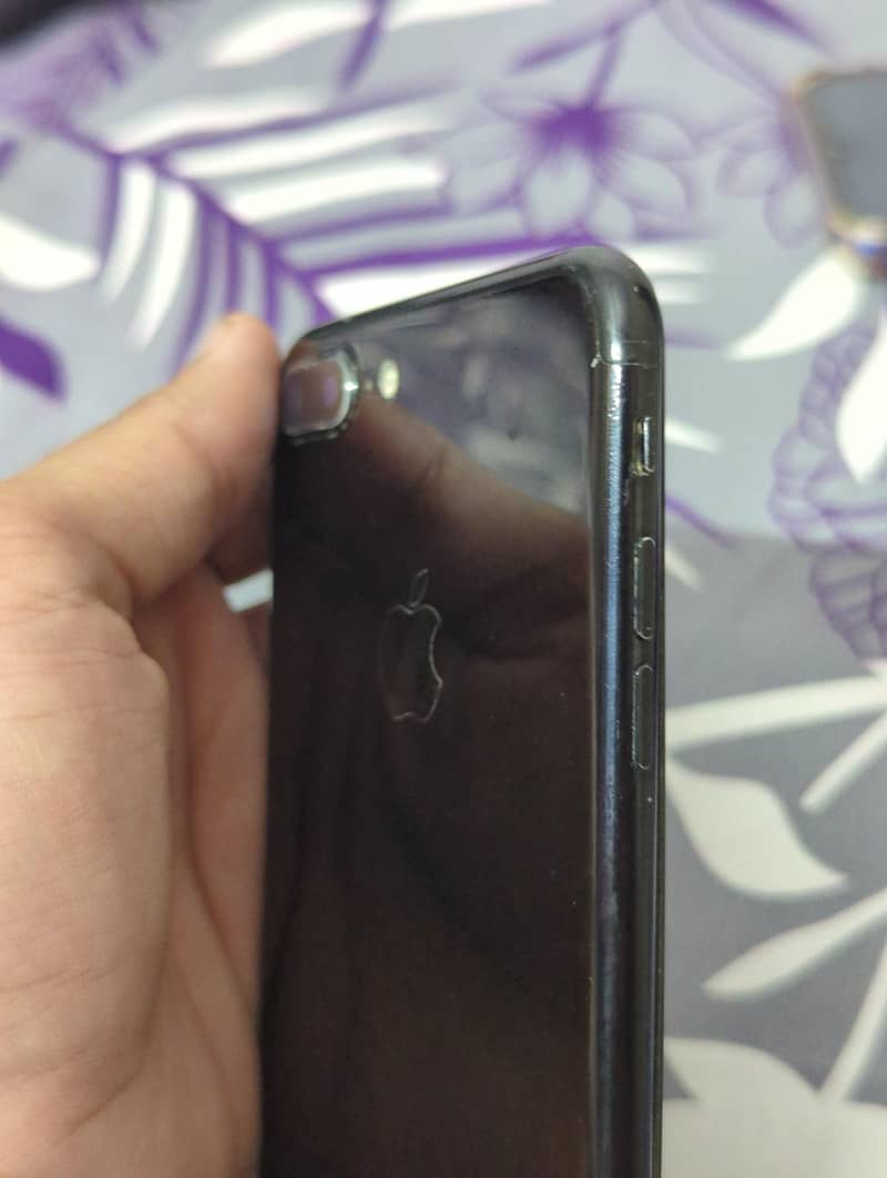 Apple iPhone 7 Plus 3