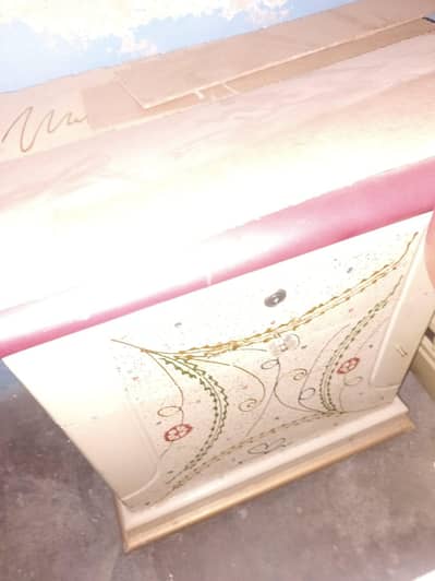 Bed_side table_2x single table_1x double table_showcase_1x singarmaze