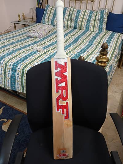 MRF king edition bat