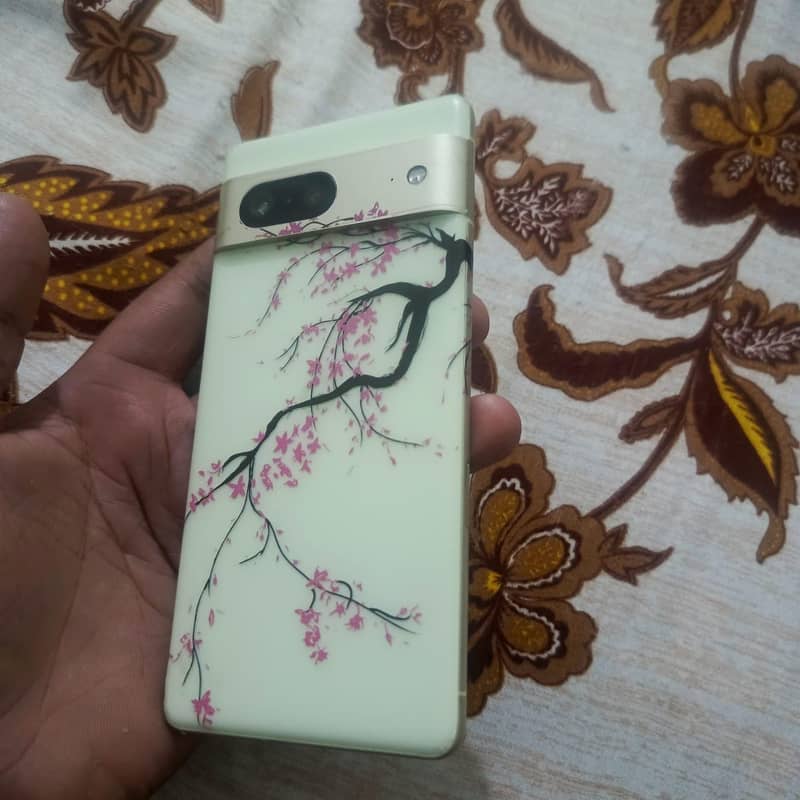 Google Pixel 7 4