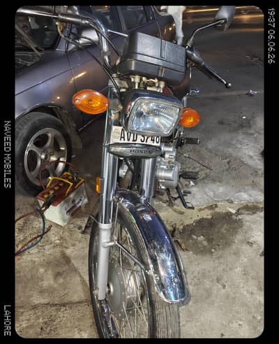 CG 125 silver edition