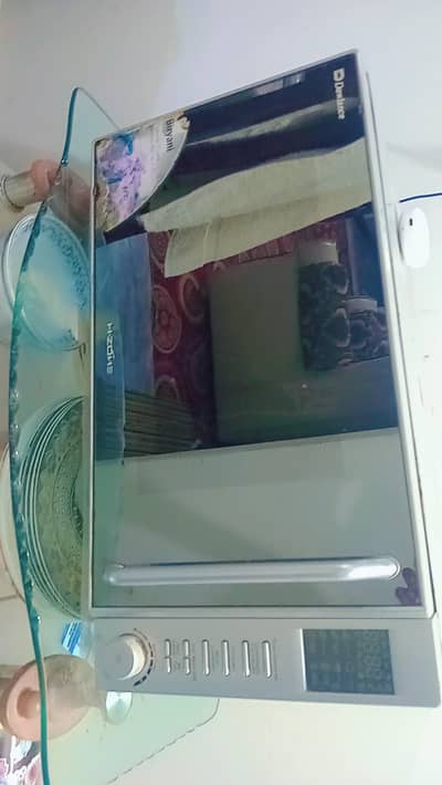 Dawlance H-Zone Microwave Oven for Sale (Minor Issue)