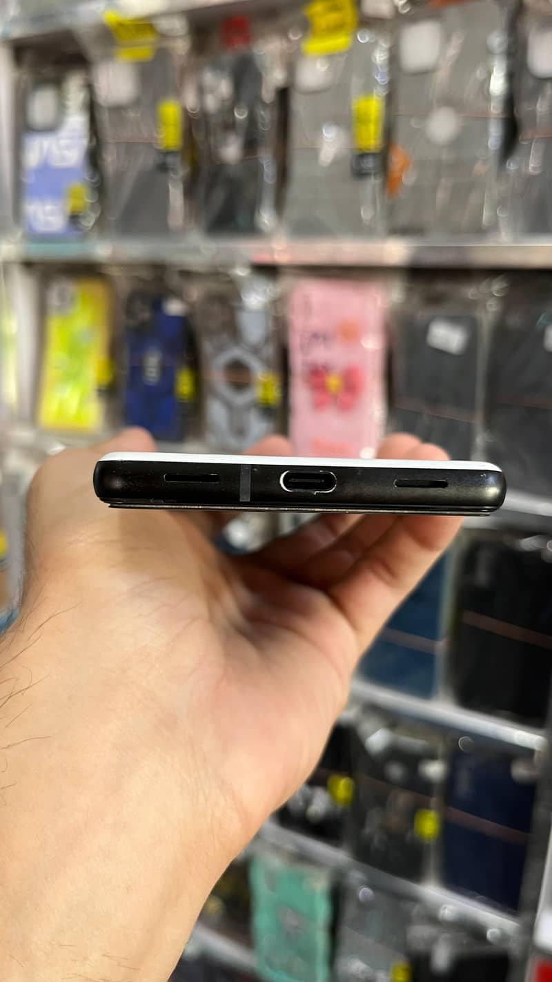 Google Pixel 6a 1