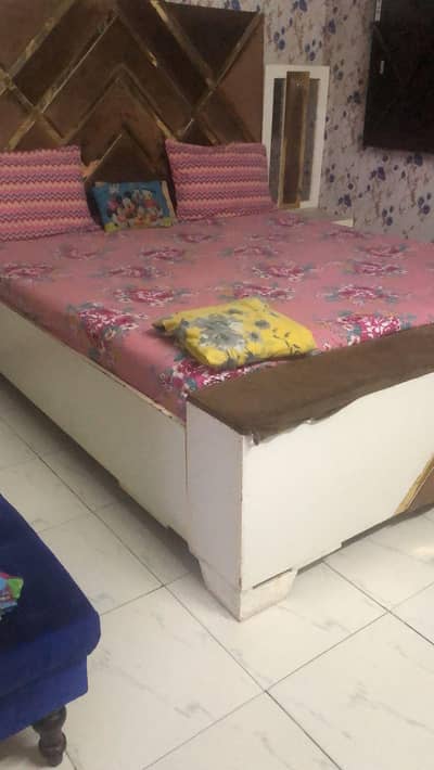 3pes bedroom set for sell on good condition