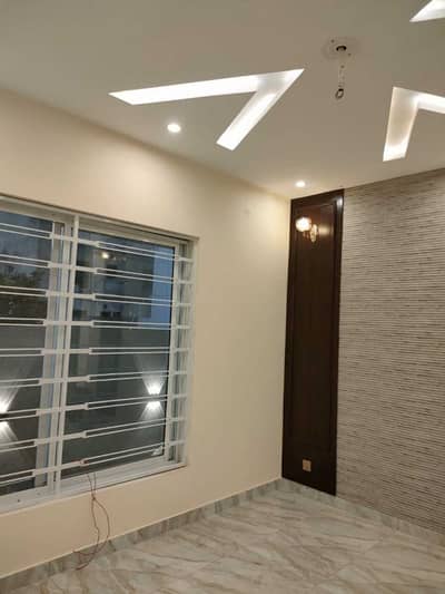 4 Marla Commercial Flat For Rent In Park View City Lahore