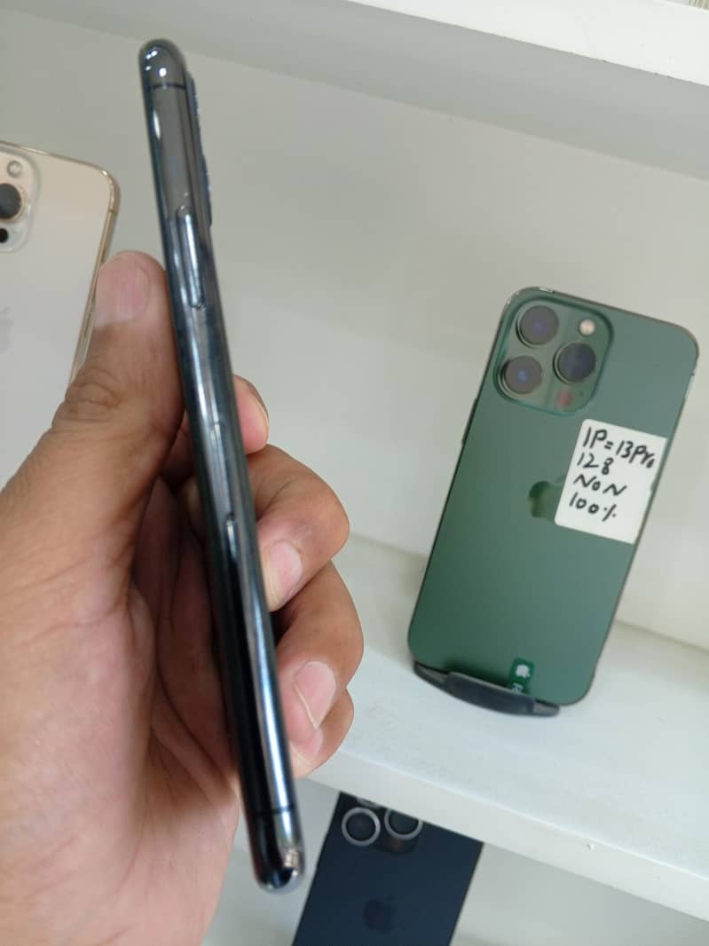 Apple iPhone 11 Pro 2