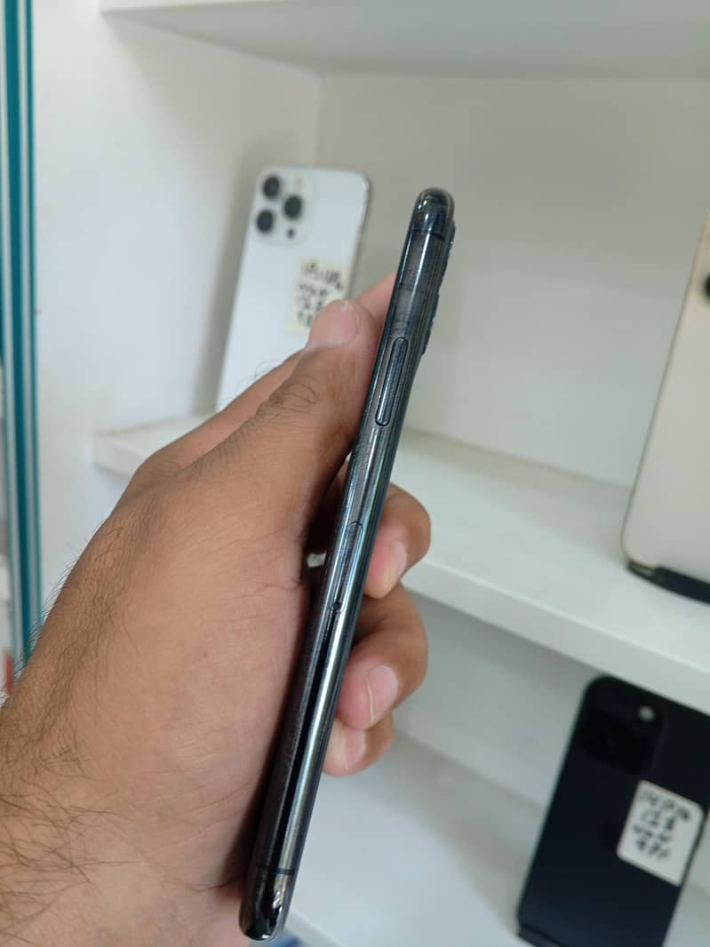 Apple iPhone 11 Pro 5