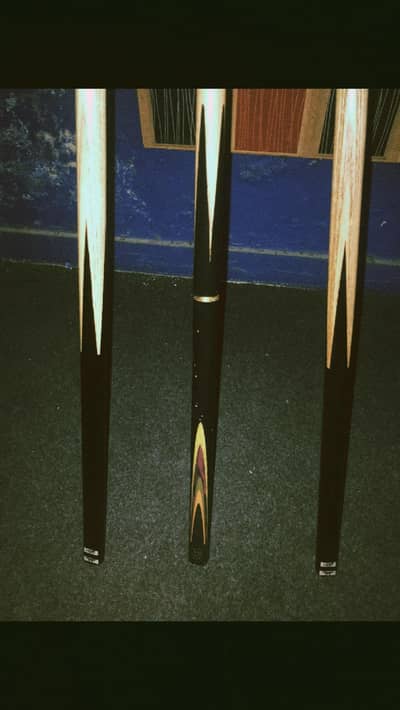 snooker cue ( 2 peices available)