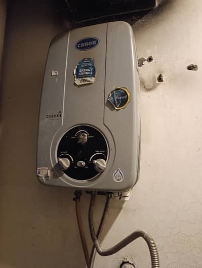 Instant geyser (canon 8 litre)