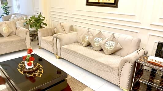 Luxury 3+2+1 Sofa Set | Premium Velvet Fabric | Excellent Condition