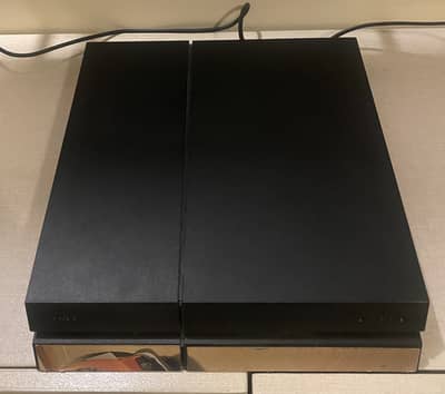 PS4 Fat Jailbroken (500GB] + 1 Controller + 6 Games Installed
