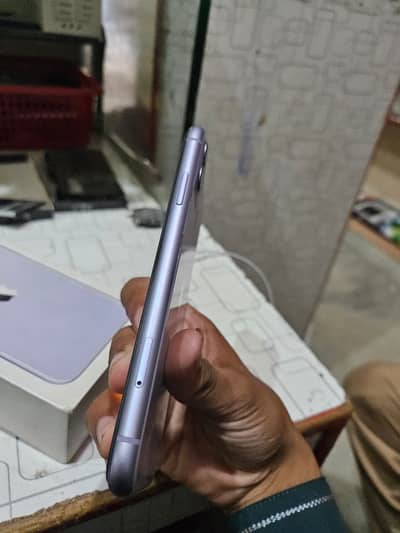 Apple iPhone 11