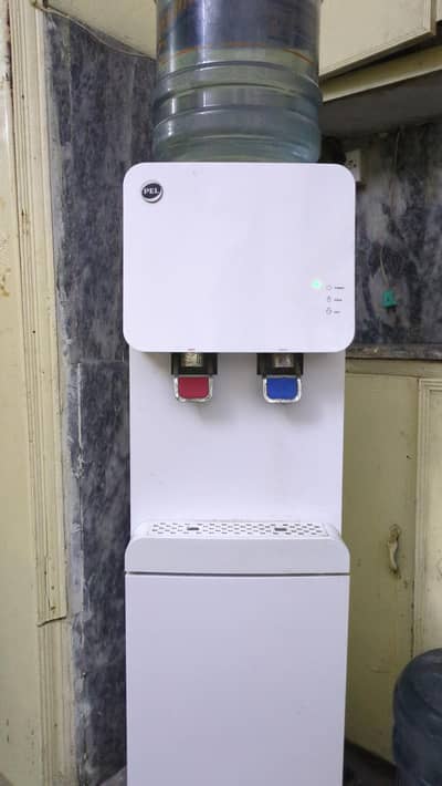 Pel water Dispenser