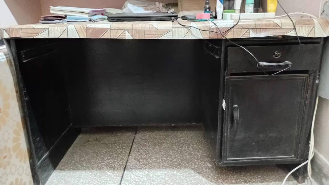 Study Table in good condition 4