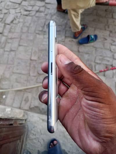 Apple iPhone XS. on pta