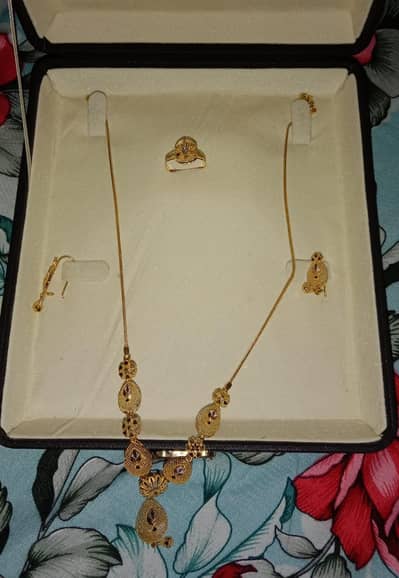 Gold set and ring