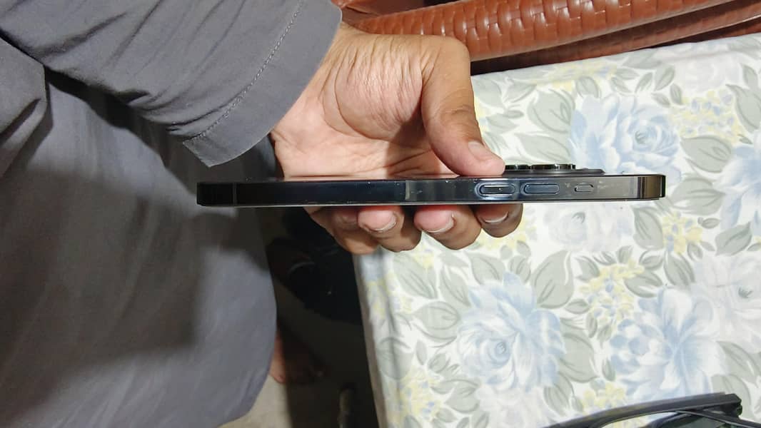 iphone 14pro max 2