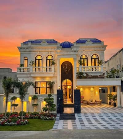 KANAL VICTORIAN EYE CATCHING SUPERB LUXURY BUNGALOW FOR SALE ON TOP LOCATION