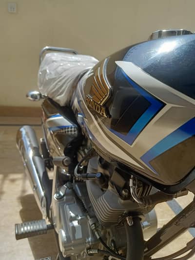 Honda CG 125 Black showroom condition