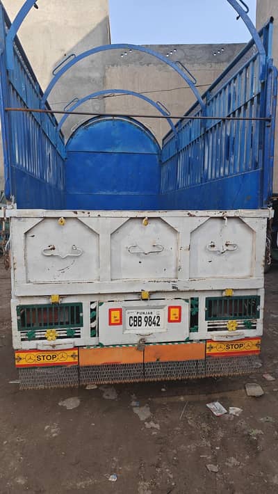 isuzu NKR dala body 14 ft for sale