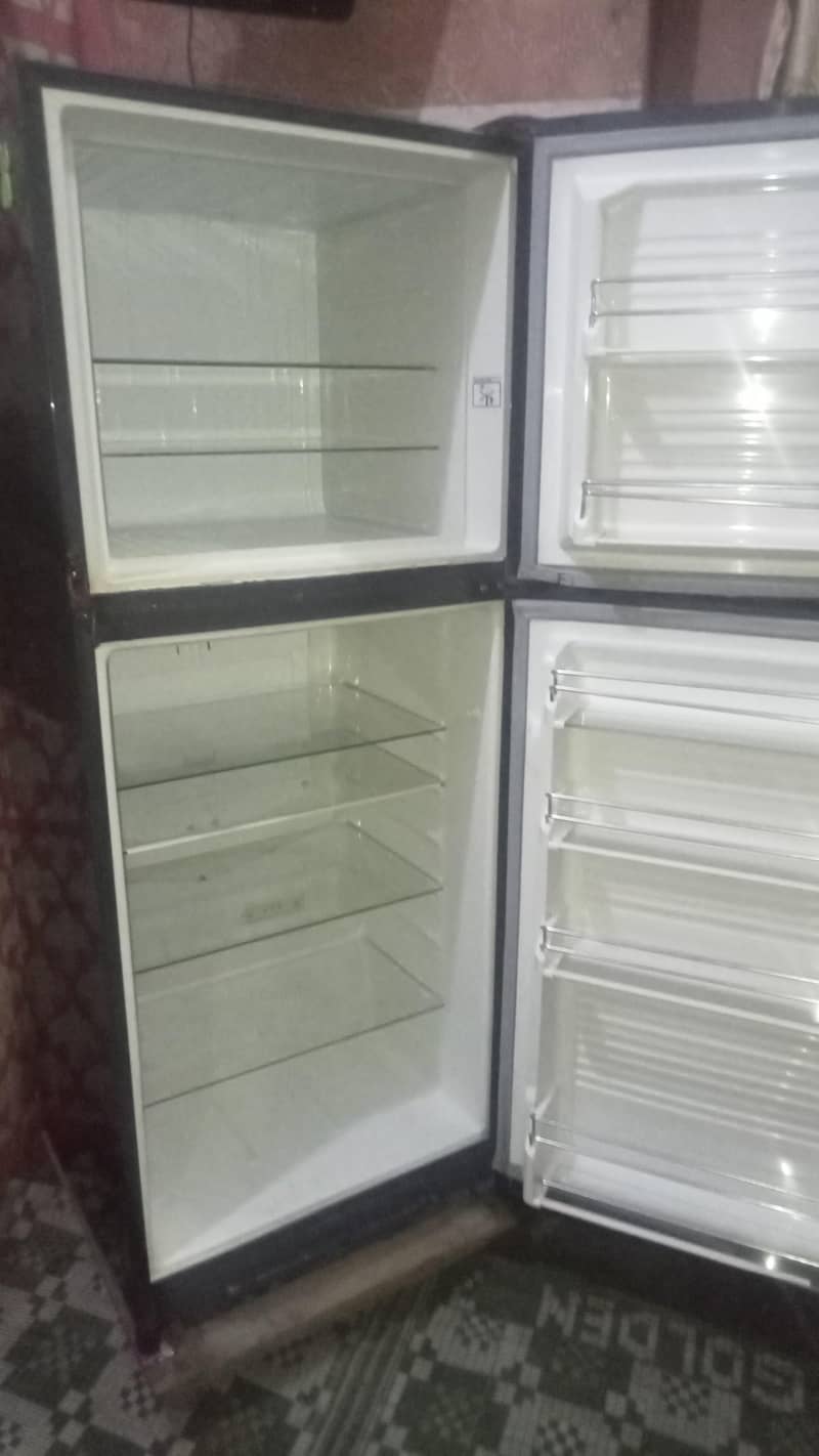 Dawlance Refrigerator Reflection 3