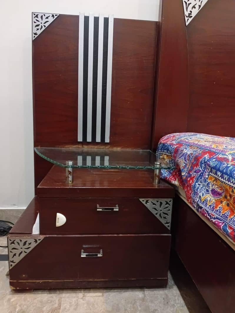 Queen Bed 4