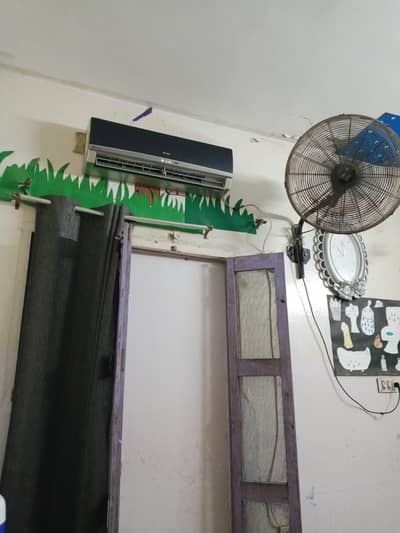 Gree 1 ton inverter AC in good condition