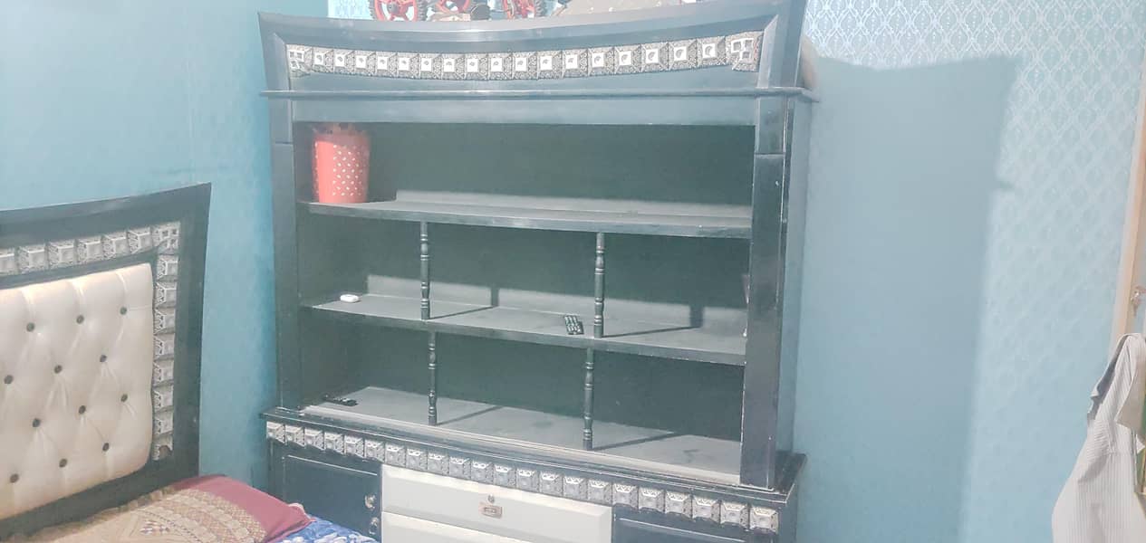 Showcase without mirror 1