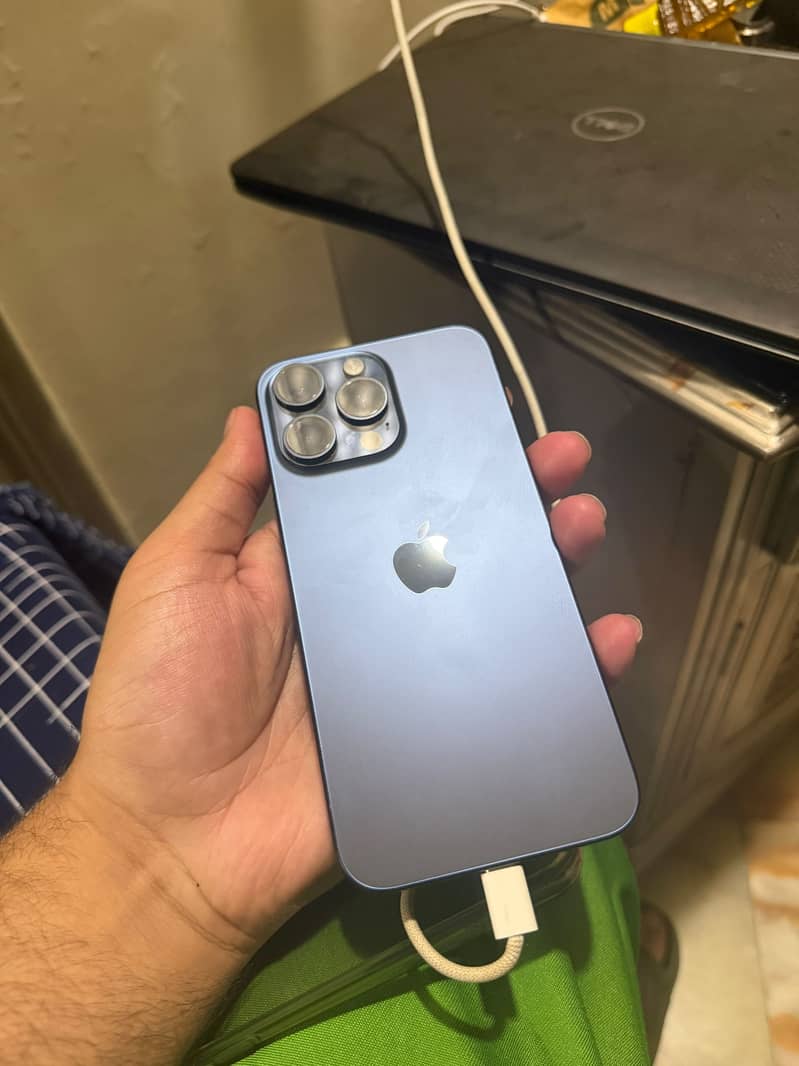 iPhone 15 Pro Max 0