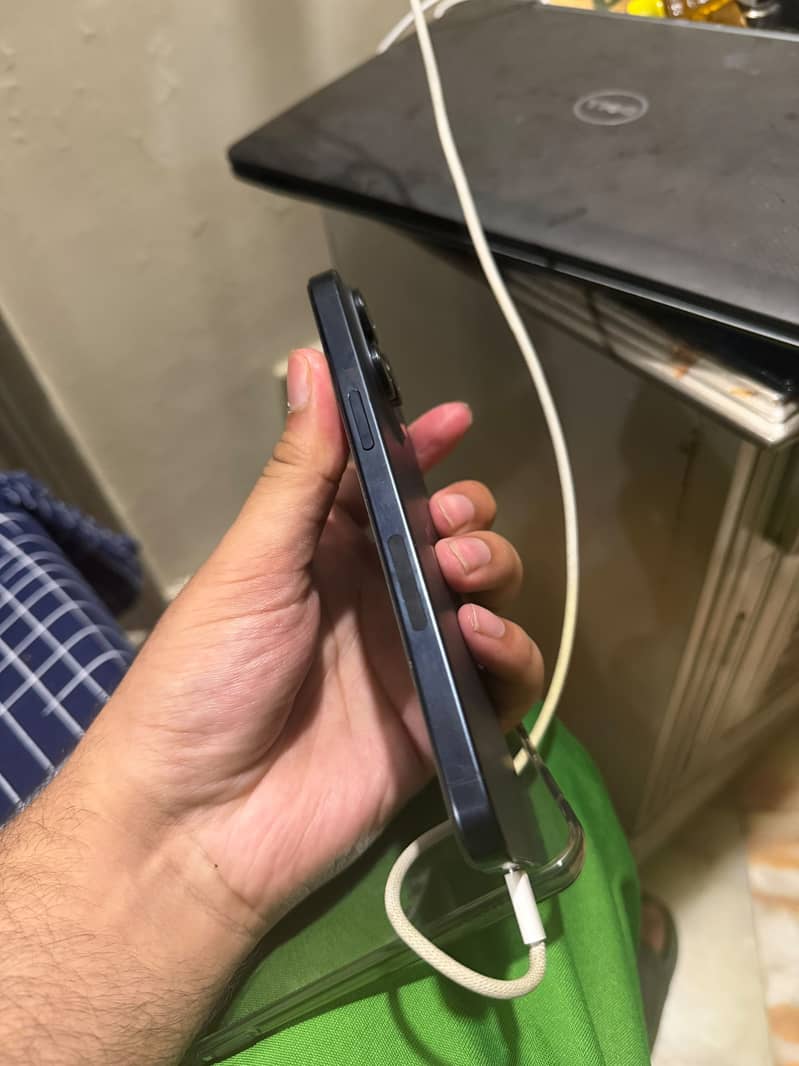 iPhone 15 Pro Max 1