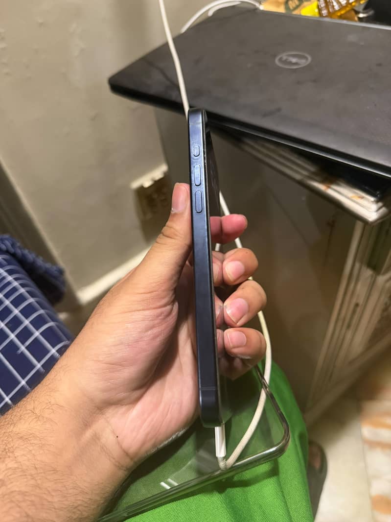 iPhone 15 Pro Max 3