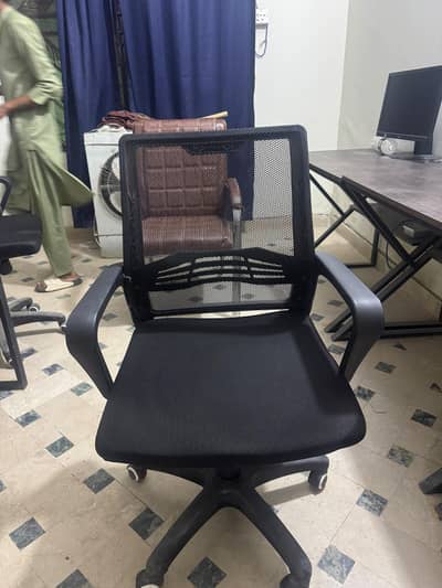 04 Computer Chair and 04 Visitor Chair