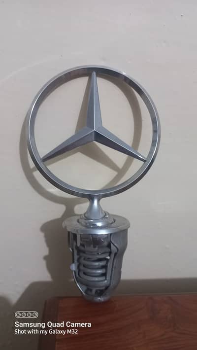 Mercedes logo