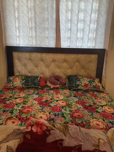 Bed set for sale urgent