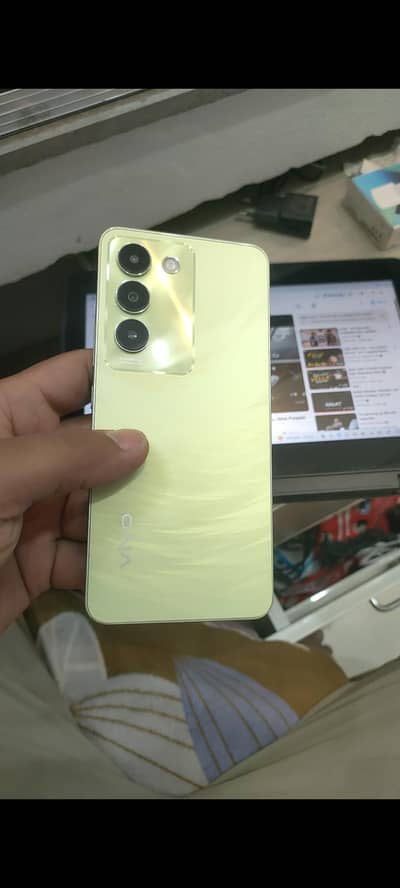 Vivo Y100