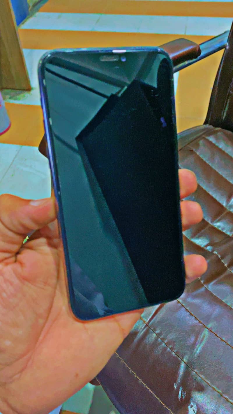 Apple iPhone 11 Pro 2