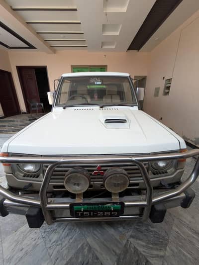 Mitsubishi Pajero 1989