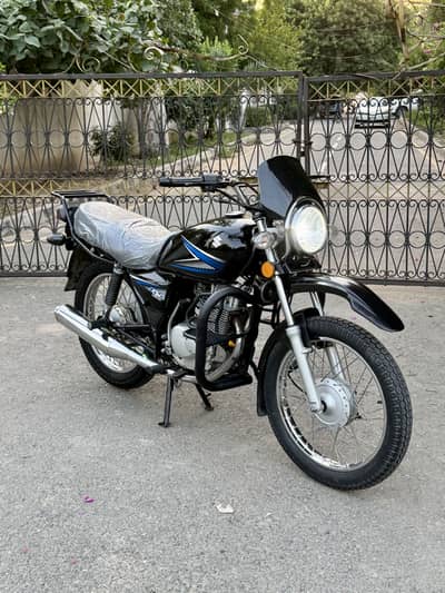 Suzuki GS 150 2023 end model  only 8500kms driven, Like NEW