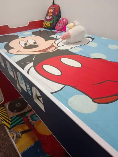 triple kids bed brand new condition only bed not mattres