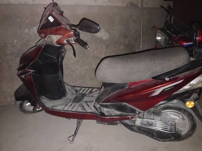Electric scooty